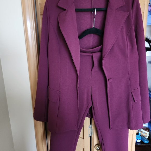 Elegant Purple Blazer and Pants Set - Picture 1 of 5